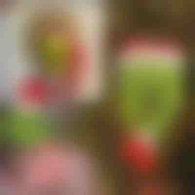 Decorazione natalizia con le gambe del Grinch | ELFLEGS